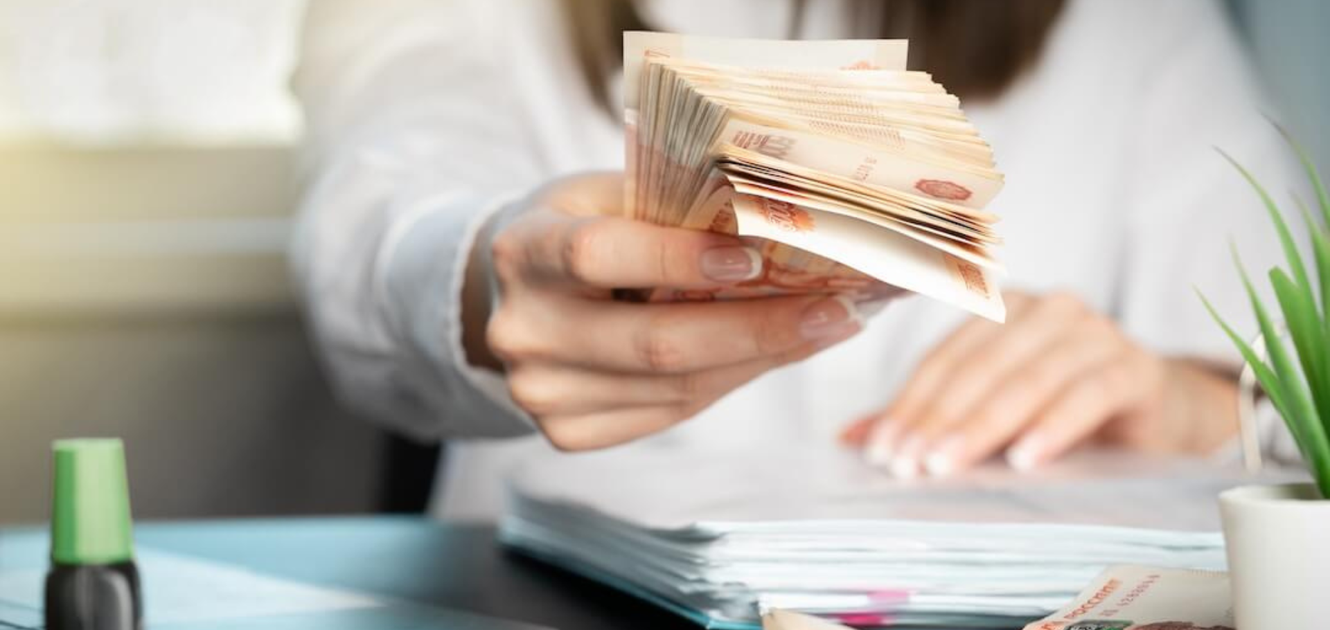 Zadatek a zaliczka – jakie są różnice i co lepiej zabezpiecza umowę