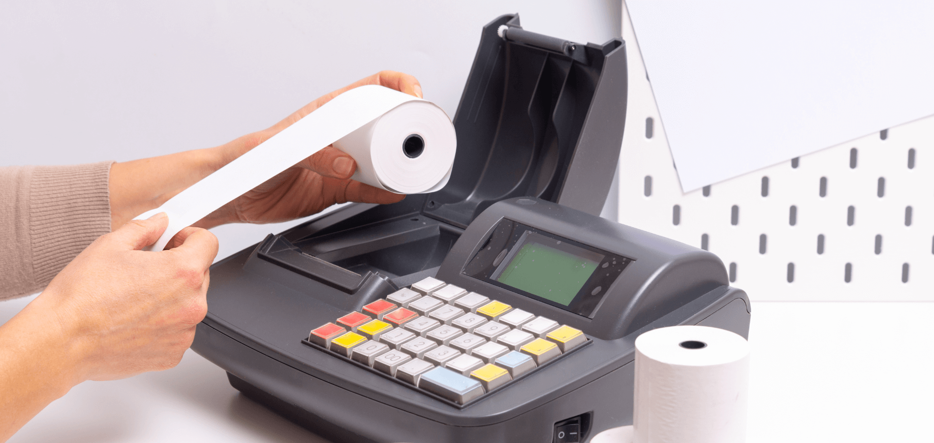 Biuro Rachunkowe Krzysztof Skrzewczyński, Księgowy Grójec. Kasa fiskalna w firmie budowlanej – kiedy musisz ją mieć